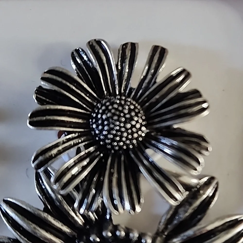 ZARA Double Flower Earrings - Picture 9 of 13